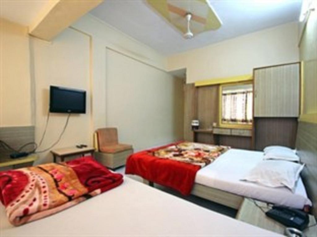 Hotel Tourist International Πούνε Εξωτερικό φωτογραφία