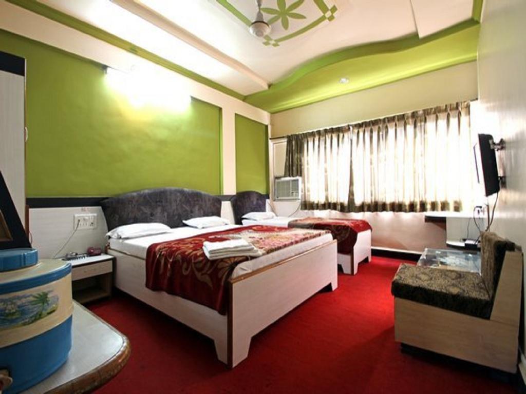 Hotel Tourist International Πούνε Εξωτερικό φωτογραφία