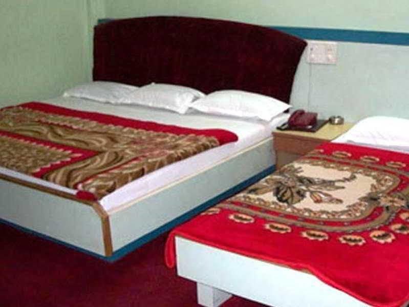 Hotel Tourist International Πούνε Εξωτερικό φωτογραφία